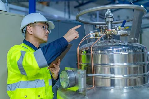 Understanding Industrial Liquid Filling Machines